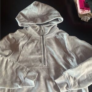 Lululemon Scuba Half Zip White Camo size M/L NWOT